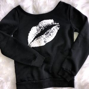 Woman’s Sweatershirt Lips Print Causal Blouse Off
